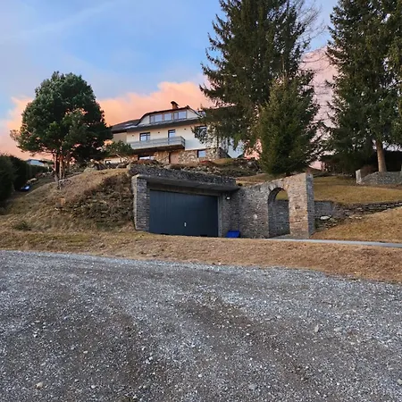Reich Apartment *
