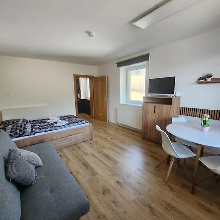 Reich Apartment